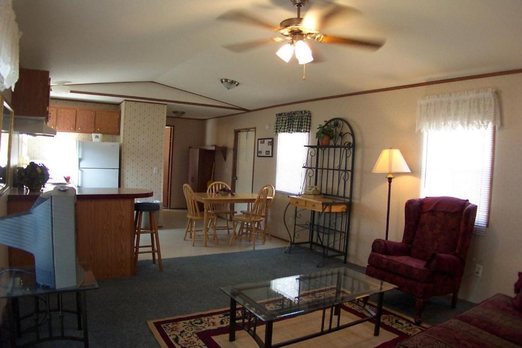 Texan Guest Ranch Hotel McAllen Exterior photo